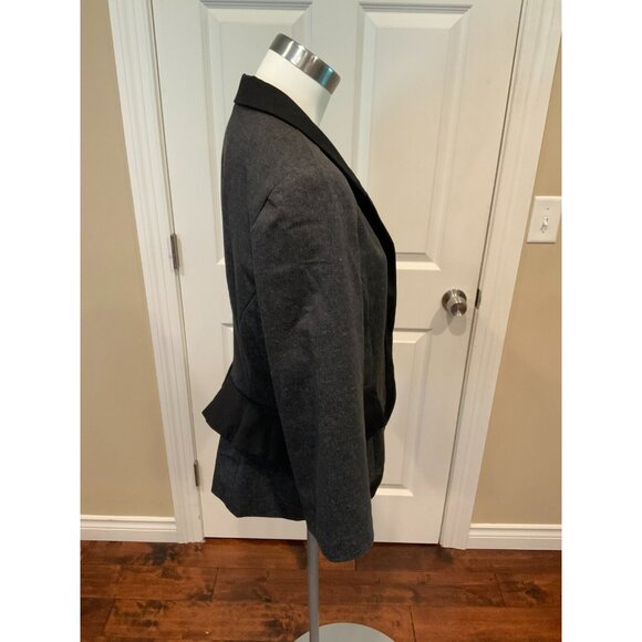 Cartonnier Anthropologie Gray Blazer W/ Black Notch Collar & Ruffle Size 12 (US) - Picture 2 of 5